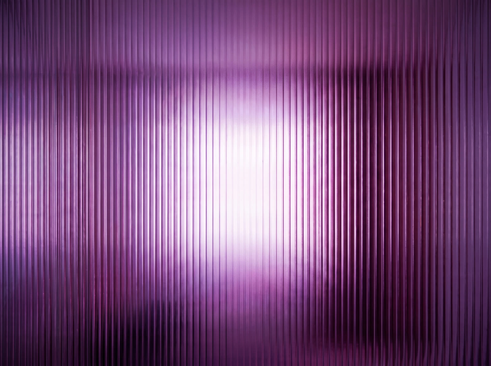 Plum Ribbed Glow